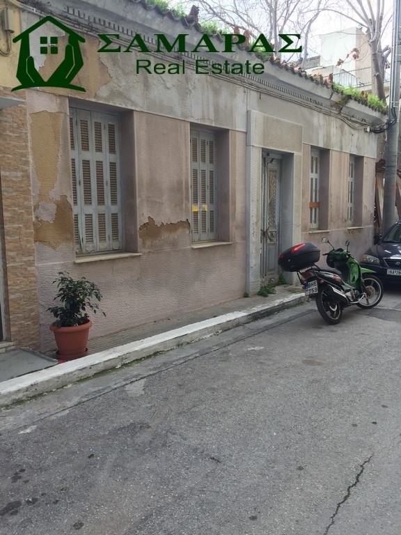 (For Sale) Residential Detached house || Piraias/Piraeus - 128 Sq.m, 85.000€ 